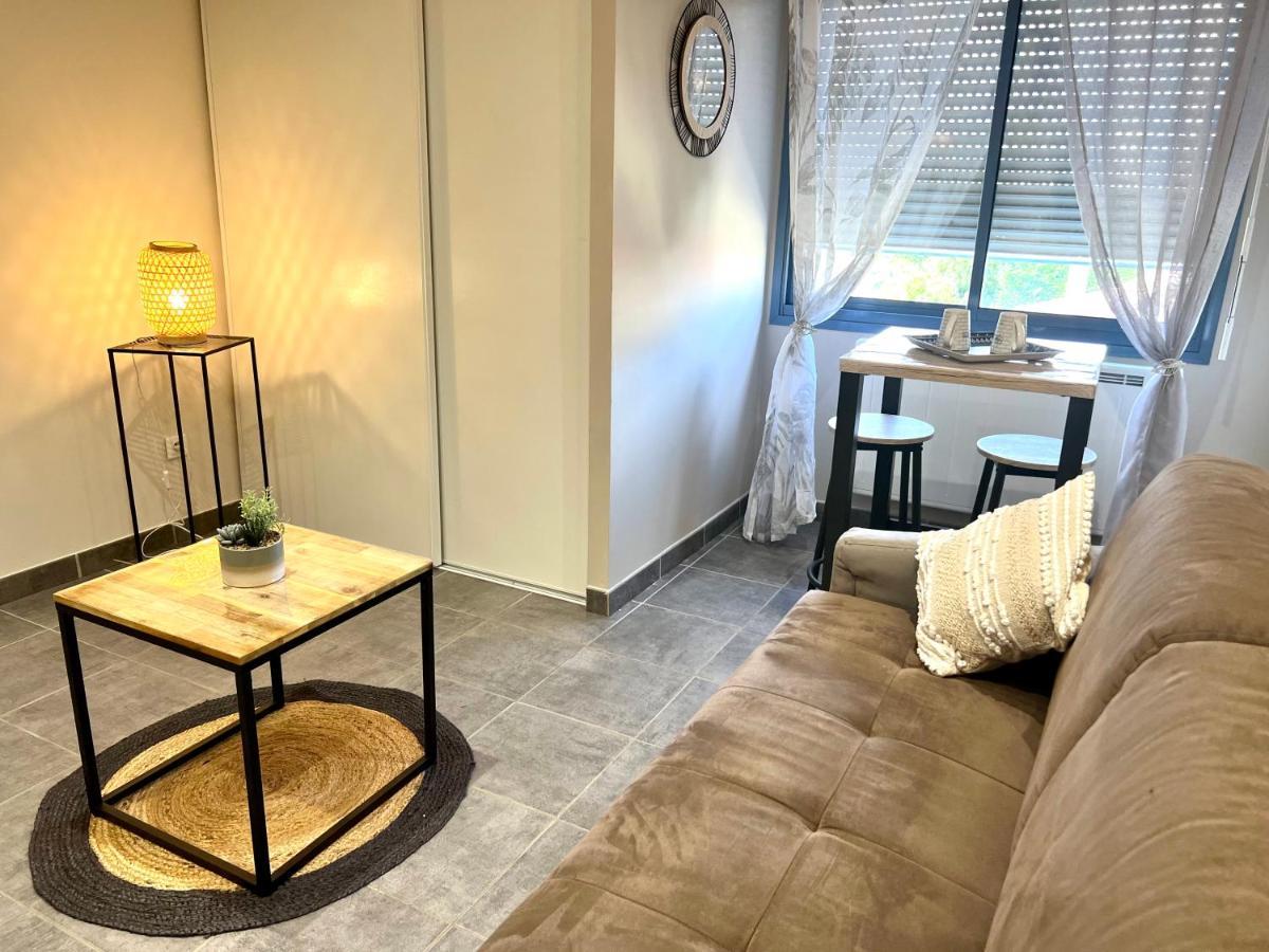 Appart Hotel Cozy Proche Centre, Parking Montbéliard Eksteriør bilde